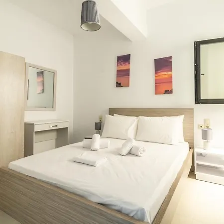 Modern Renovated For Relax דירה
