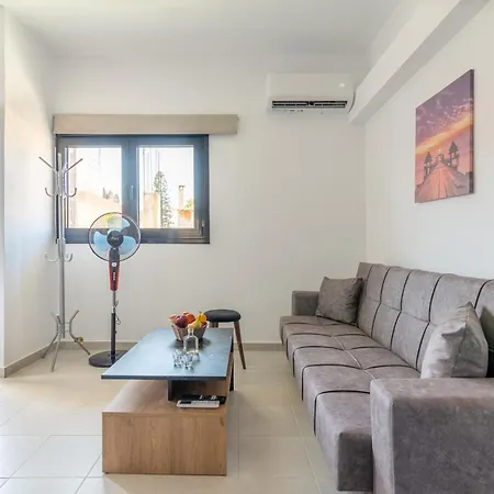 Modern Renovated For Relax