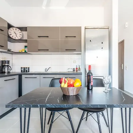 Modern Renovated For Relax *